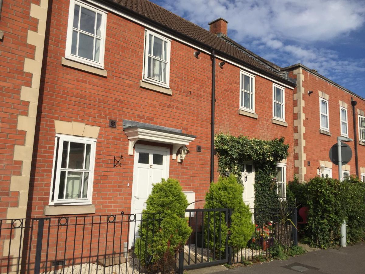 Modern Home Just Off Glastonbury High Street Exterior photo